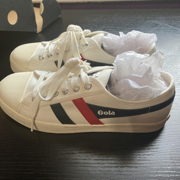 NIB‎ GOLA Classics Badminton Sneakers Off White/Navy/Red Women's Size 7 EU 38 - Picture 1 of 5